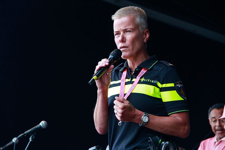 Ellie Lust wint Roze Lieverdje