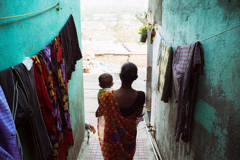 Dokter werkt vrijwillig in armste buurt van India