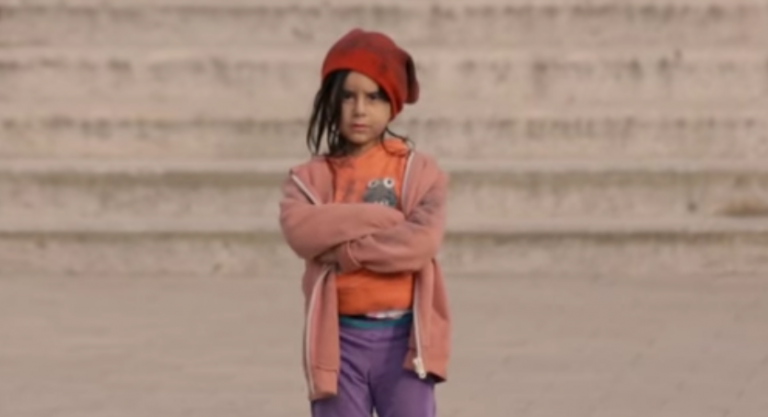 Zo reageren volwassenen op dakloze kinderen