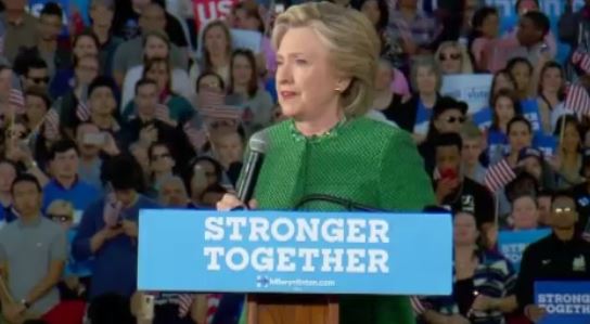 Clinton: “Trump is een gevaar voor de democratie”