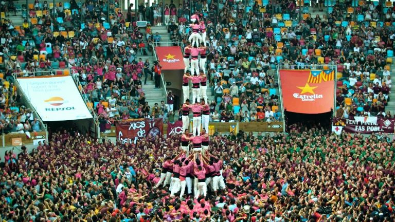 De grootste menselijke piramides