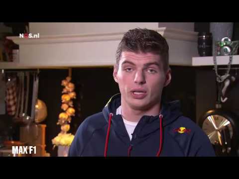 Max Verstappen bedankt Johan Cruijff nadat hij is verkozen tot Sportman van het Jaar 2016