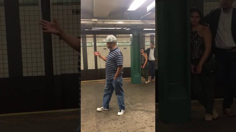 Prachtig zingen bij de metro