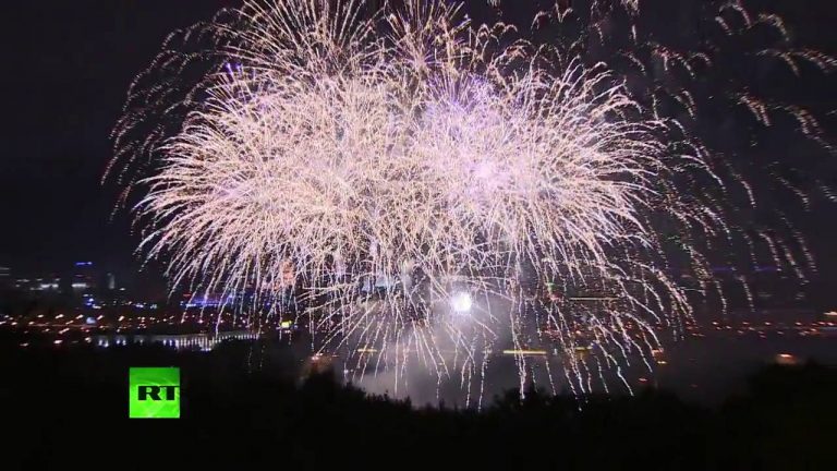 Spectaculair vuurwerk in Moskou