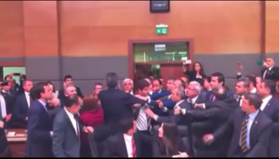 Meningsverschillen in Turks parlement